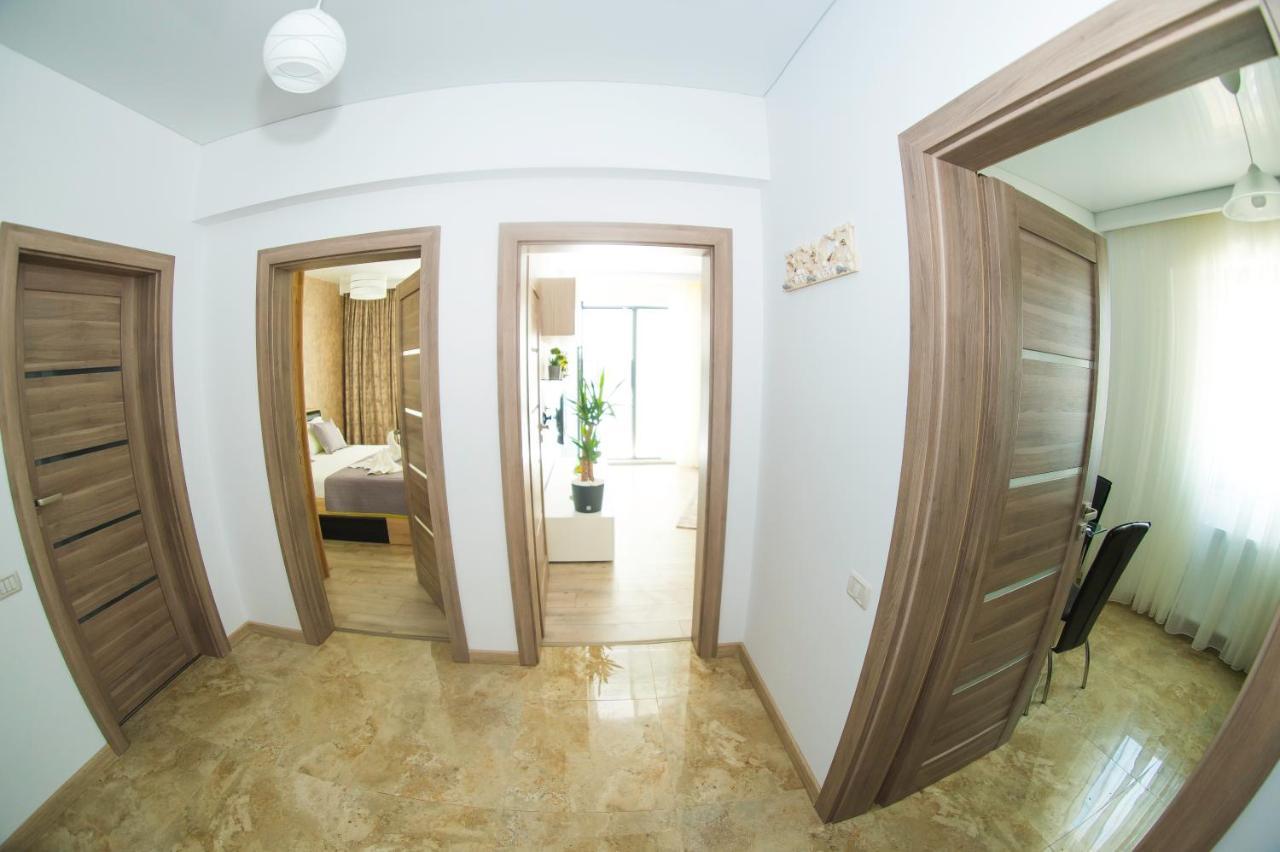 Năvodari Golden Shell Apartment Mamaia Nord מראה חיצוני תמונה